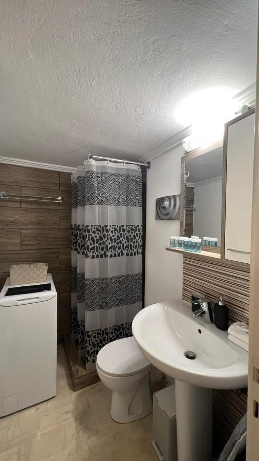 אתונה Koukaki Cozy Studio Retreat 1' From Metro מראה חיצוני תמונה
